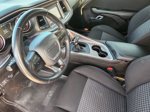Used 2022 Dodge Challenger SXT RWD image 12