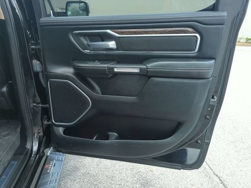 Used 2019 RAM 1500 Laramie AWD/4WD image 29