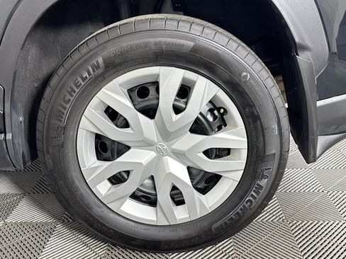 Used 2026 Toyota Corolla Cross L AWD/4WD image 34