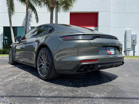 Used 2022 Porsche Panamera 4 Platinum Edition AWD/4WD image 19