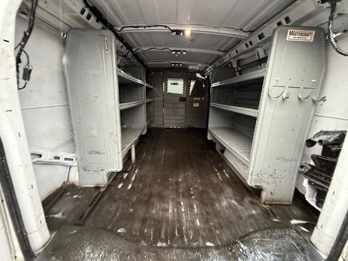 Used 2019 Chevrolet Express 2500 w/ Driver Convenience Package image 15