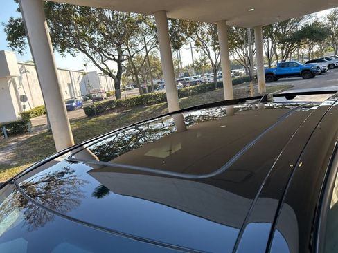 Used 2024 Jeep Wagoneer Launch Edition image 18