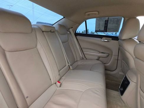 Used 2014 Chrysler 300 RWD image 14
