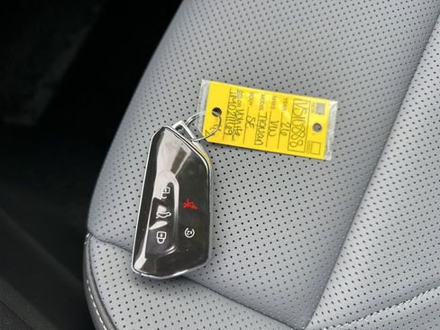 New 2026 Volkswagen Tiguan SE image 28