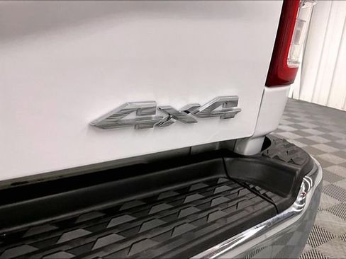 Used 2024 RAM 2500 Big Horn AWD/4WD image 9