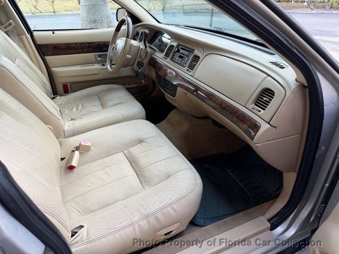 Used 2010 Mercury Grand Marquis LS image 32