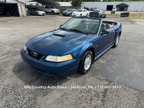 Used 2000 Ford Mustang Convertible RWD image 3