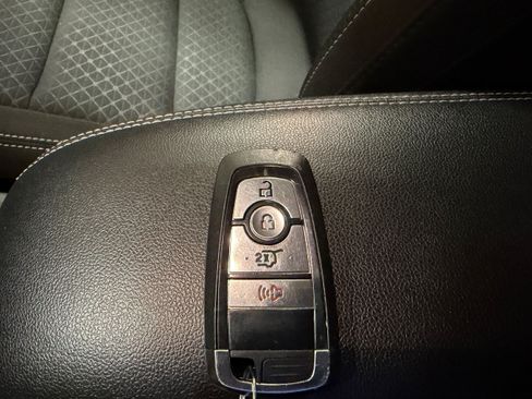 Used 2025 Ford Escape Active AWD/4WD image 34