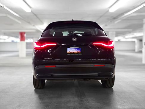 Used 2025 Honda HR-V LX image 8