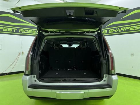 Used 2017 Cadillac Escalade ESV Luxury AWD/4WD image 9