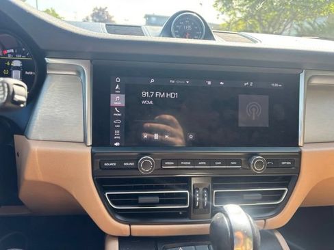 Used 2020 Porsche Macan Turbo AWD/4WD image 10