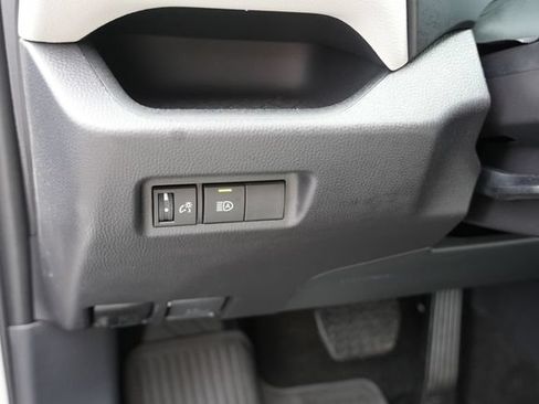 Used 2025 Toyota RAV4 XLE FWD image 23