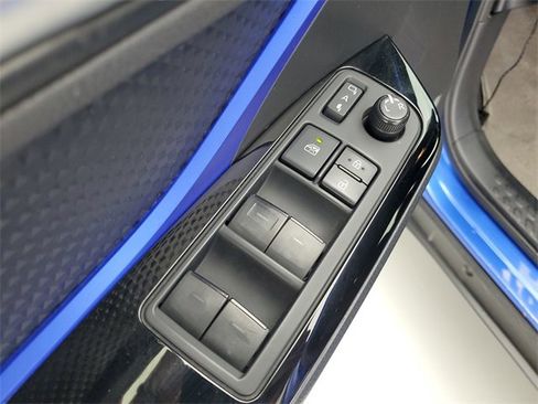 Used 2020 Toyota C-HR XLE image 20