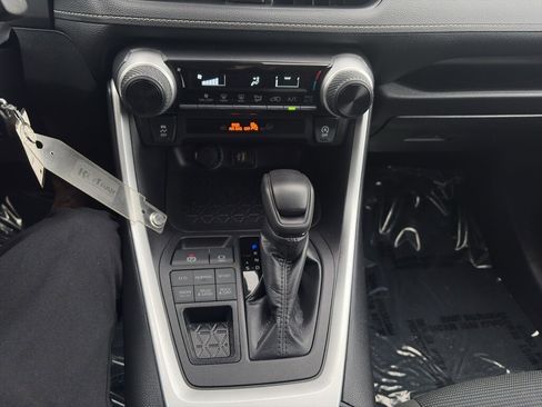 Used 2024 Toyota RAV4 LE image 10