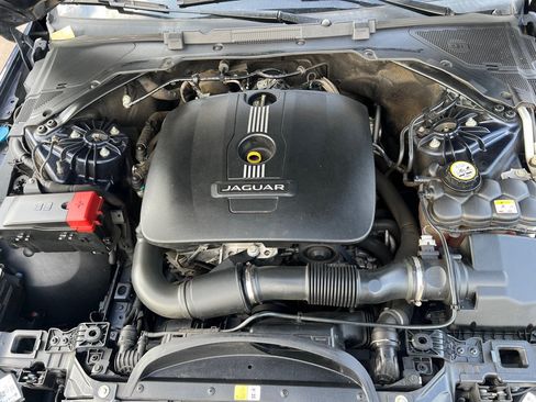 Used 2017 Jaguar XE RWD image 22