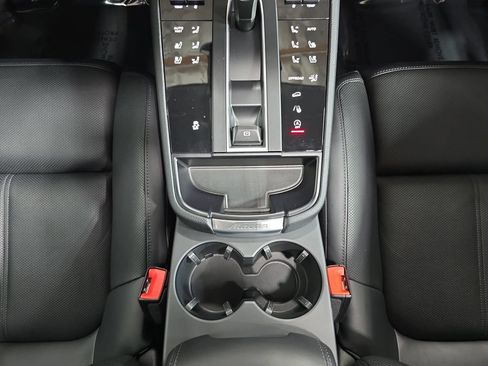 Certified 2026 Porsche Macan AWD/4WD image 20