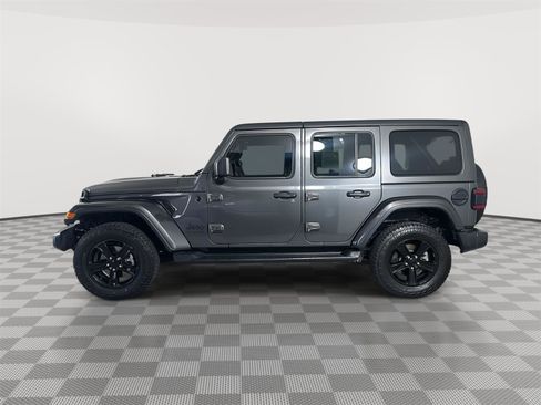 Used 2022 Jeep Wrangler Unlimited Sahara AWD/4WD image 4