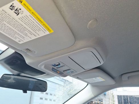 Used 2022 Ford Explorer XLT w/ Equipment Group 202A image 13