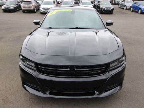 Used 2018 Dodge Charger SXT image 8