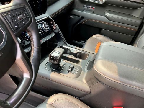 Used 2024 GMC Sierra 1500 AT4 w/ Technology Package AWD/4WD image 16