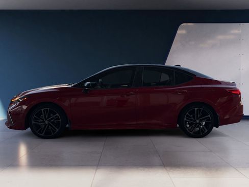 Used 2025 Toyota Camry XSE image 2