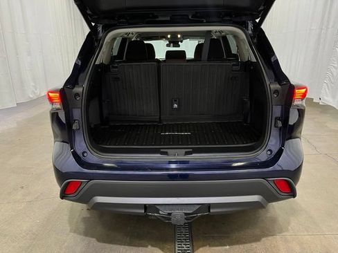 Certified 2021 Toyota Highlander LE AWD/4WD image 15