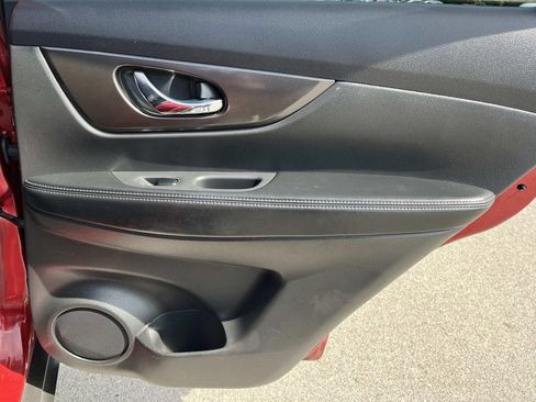 Used 2015 Nissan Rogue S AWD/4WD image 20