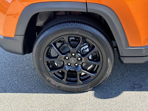 New 2026 Jeep Compass Latitude image 12