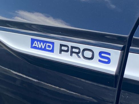 Certified 2023 Volkswagen ID.4 Pro S AWD/4WD image 4