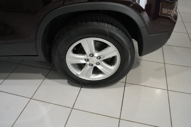 Used 2021 Chevrolet Trax LT AWD/4WD image 12