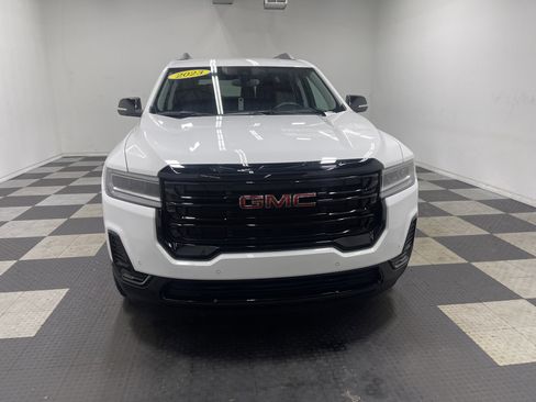 Used 2023 GMC Acadia SLE w/ Driver Convenience Package image 7