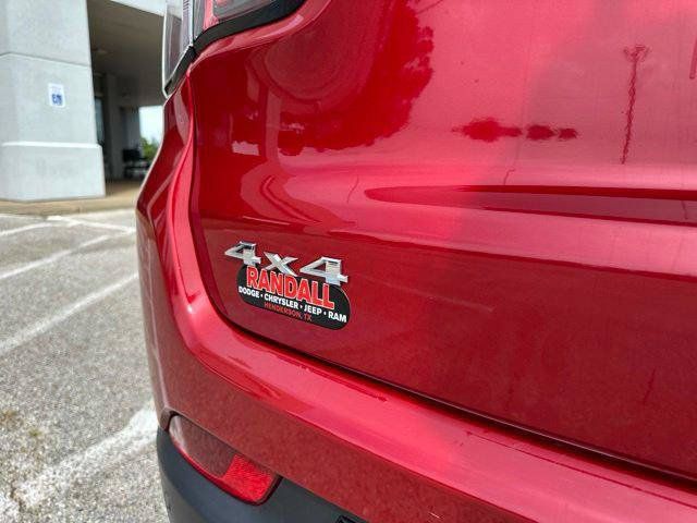 Certified 2025 Jeep Compass Limited AWD/4WD image 49