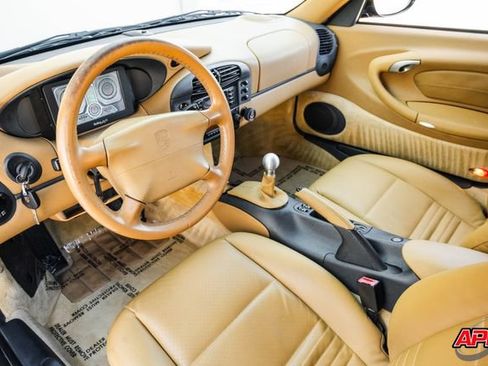 Used 1999 Porsche 911 Carrera RWD image 2