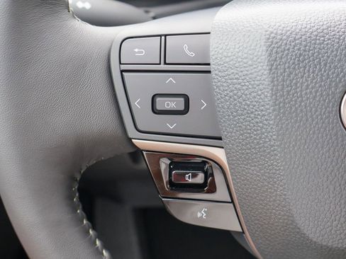 Used 2024 Nissan Sentra S FWD image 11