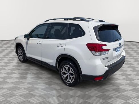 Used 2019 Subaru Forester Premium w/ All-Weather Package AWD/4WD image 3