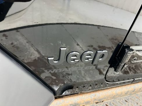 Used 2024 Jeep Wrangler Unlimited Sport AWD/4WD image 25