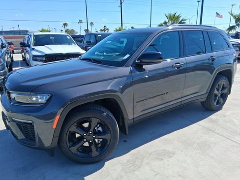 New 2026 Jeep Grand Cherokee Limited w/ Limited Altitude Package image 3