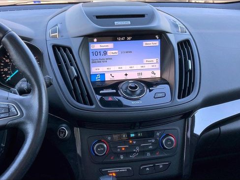 Used 2017 Ford Escape Titanium image 6