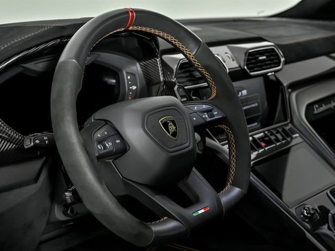 Used 2023 Lamborghini Urus Performante image 29