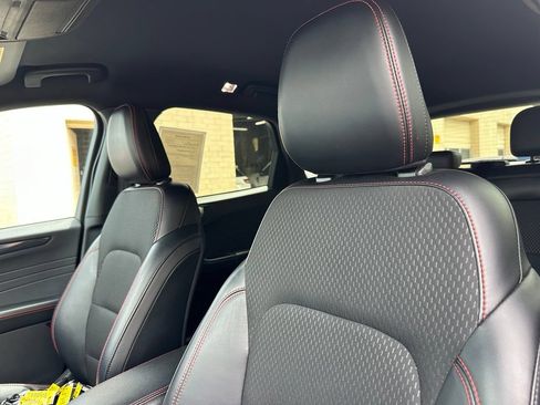 Used 2025 Ford Escape ST-Line AWD/4WD image 13