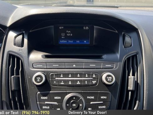 Used 2017 Ford Focus SE FWD image 16