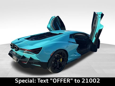 Used 2024 Lamborghini Revuelto Base image 18