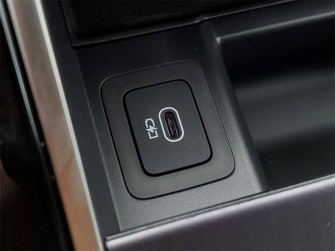 New 2026 Land Rover Range Rover Velar Dynamic SE image 26