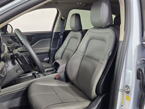 New 2026 Lincoln Corsair Premiere image 5