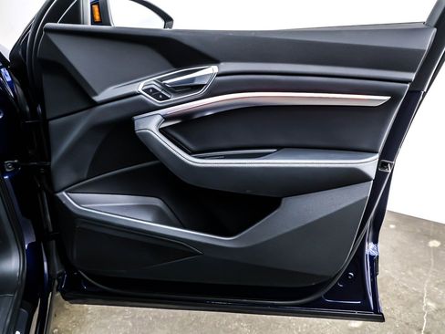 Used 2022 Audi e-tron Premium image 24