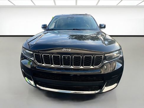 Used 2022 Jeep Grand Cherokee L Limited w/ Luxury Tech Group II image 2