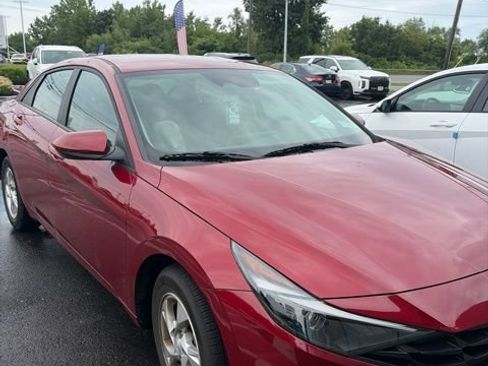 Used 2023 Hyundai Elantra SE FWD image 5