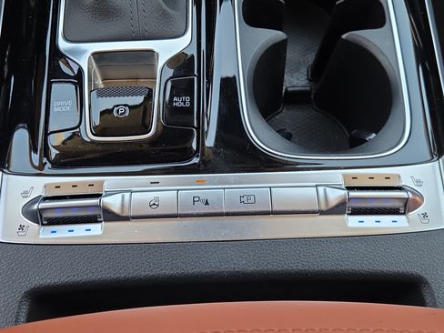 Used 2024 Kia Carnival SX Prestige FWD image 28