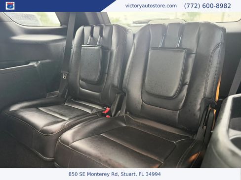 Used 2018 Ford Explorer XLT w/ Equipment Group 202A AWD/4WD image 4