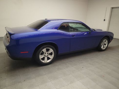 Used 2018 Dodge Challenger SXT RWD image 10